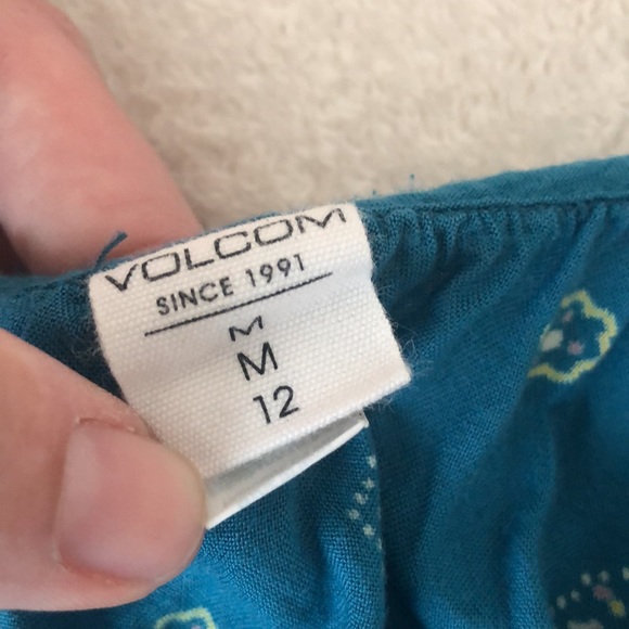 Volcom Women’s Strappy tank w Ruffle bottom ~ Med - Picture 4 of 8